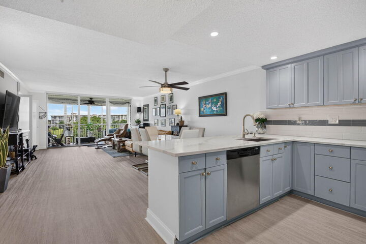 Property Photo: 2901 S Palm Aire Drive 610 FL 33069