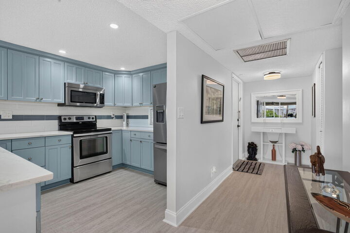Property Photo:  2901 S Palm Aire Drive 610  FL 33069 
