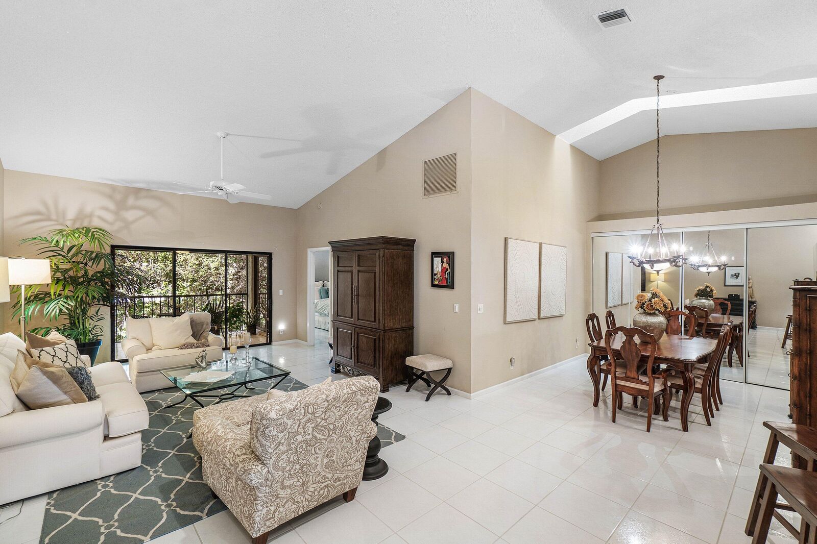 Property Photo: 9711 Pavarotti Terrace 202 FL 33437