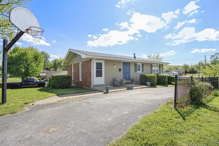 Property Photo:  305 Sunrise Avenue  KY 42749 