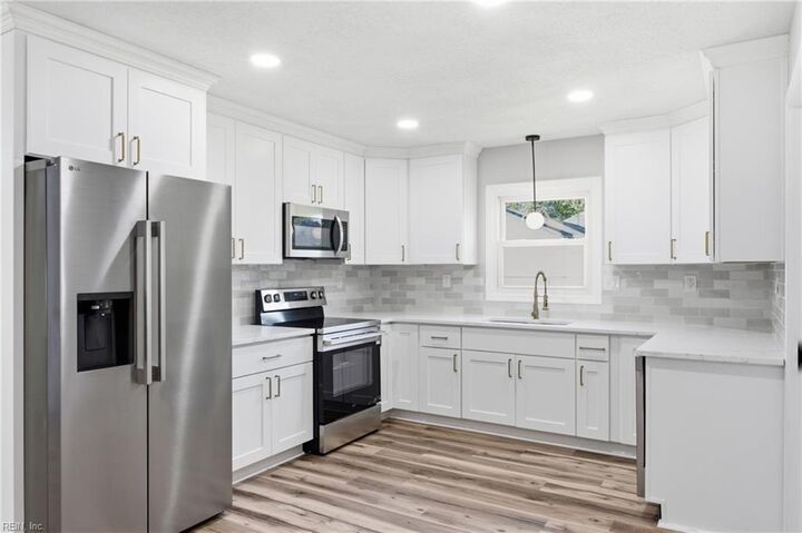 Property Photo:  1512 Wildwood Dr  VA 23666 