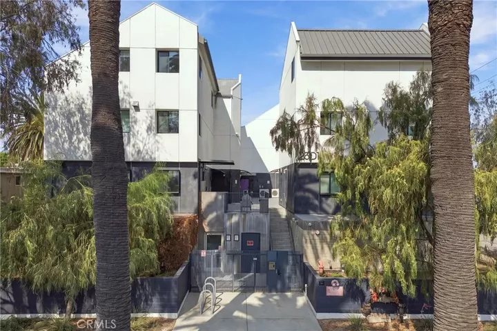 Property Photo:  2301 S Cloverdale  CA 90016 