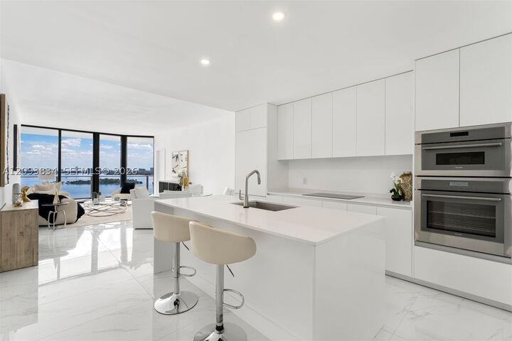 Property Photo: 700 NE 24th St 1005 FL 33137