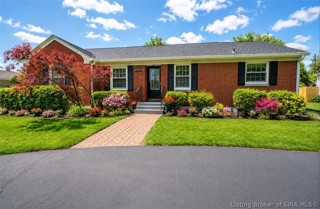 Property Photo: 1352 Slate Run Road IN 47150