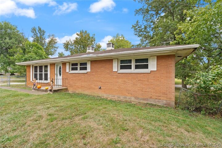 Property Photo:  614 Lynn Road  IN 47150 