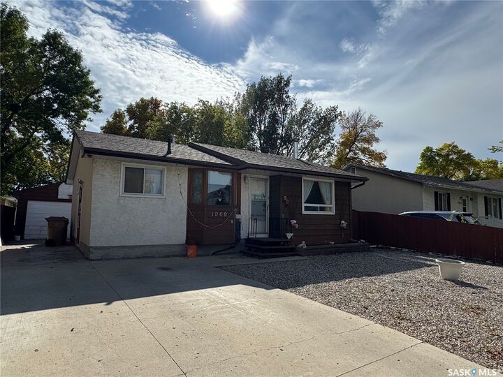 Property Photo:  1909 7th Avenue E  SK S4N 4M7 