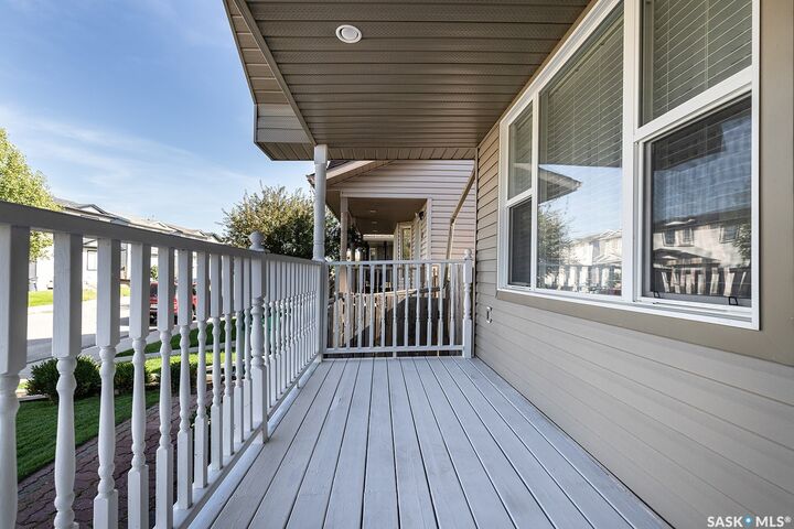 Property Photo: 163 Blakeney Crescent SK S7L 7N5