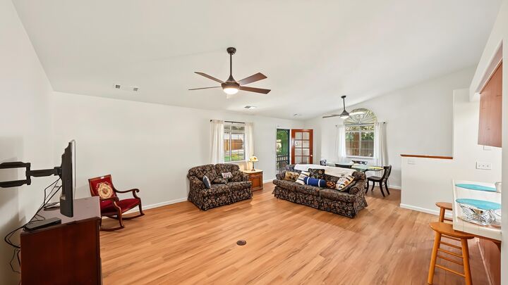 Property Photo: 3611 E Center Court CA 93292