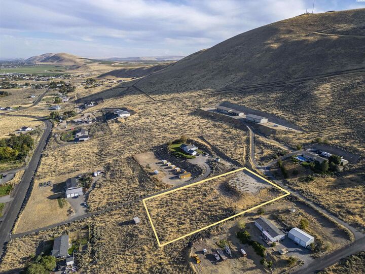 Property Photo:  57691 N 339 Pr NE  WA 99320 