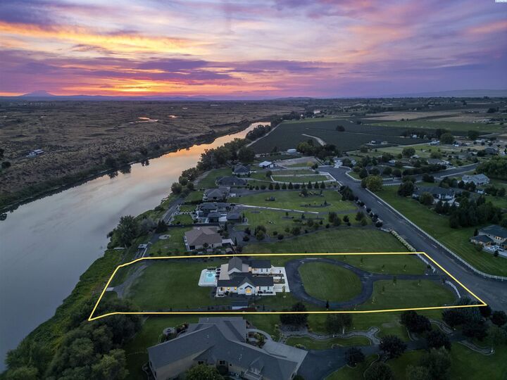 Property Photo:  175407 Rivers Edge Drive  WA 99350 