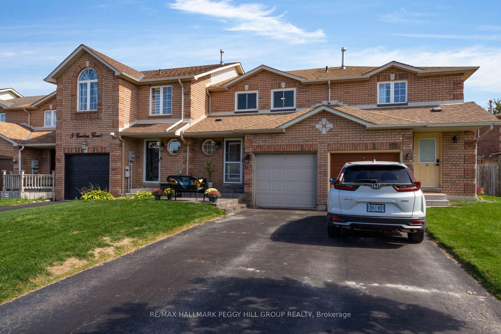 Property Photo:  11 Caribou Court  ON L4N 8N3 