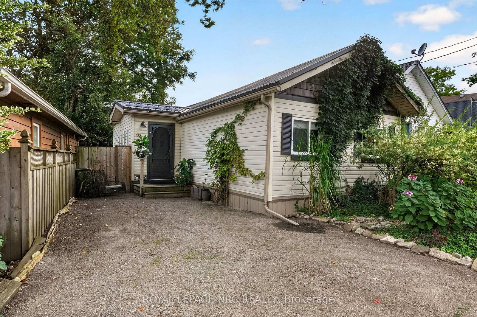 Property Photo:  93 Lincoln Road E  ON L0S 1B0 