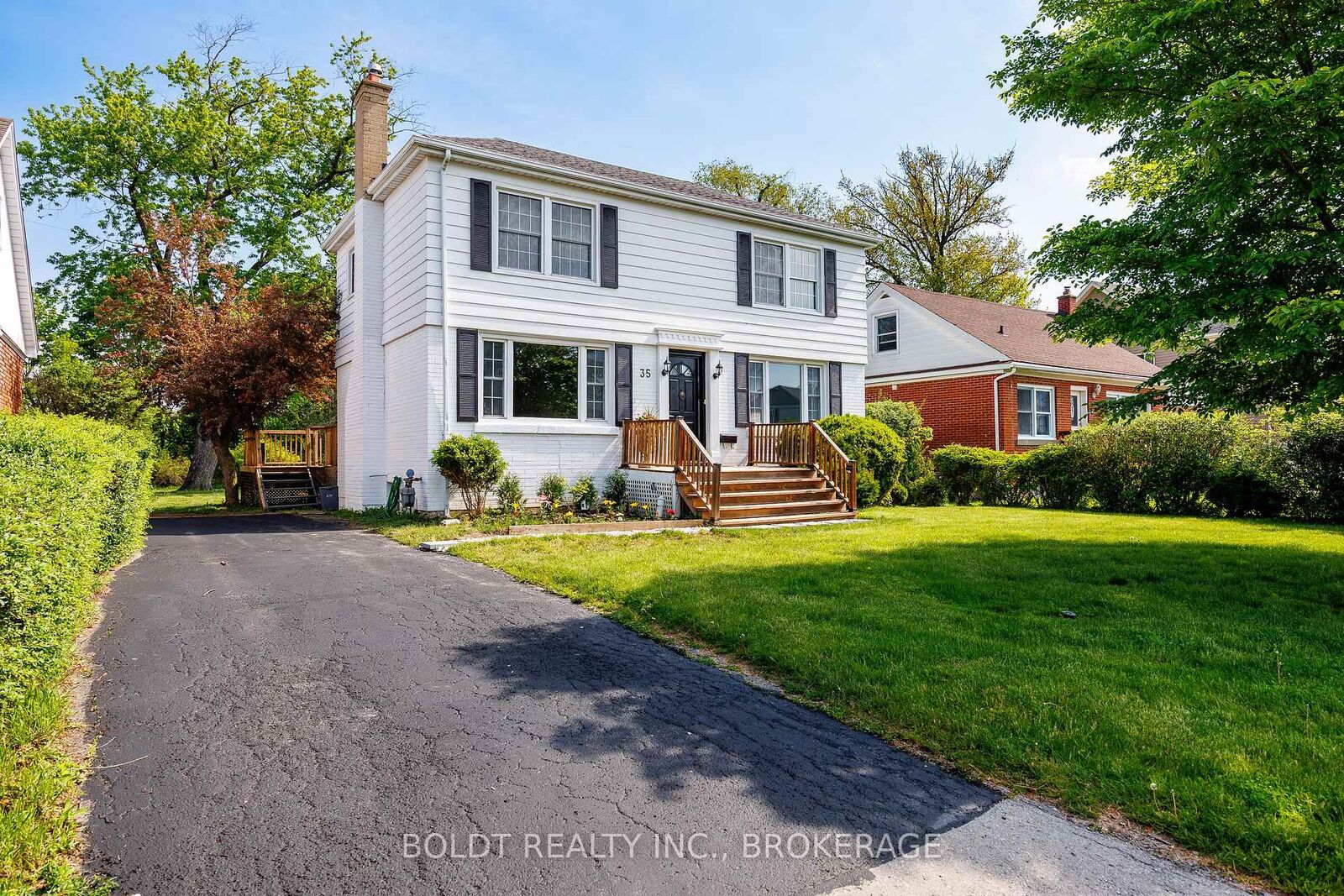 Property Photo:  35 Rivercrest Drive  ON L2T 2P3 