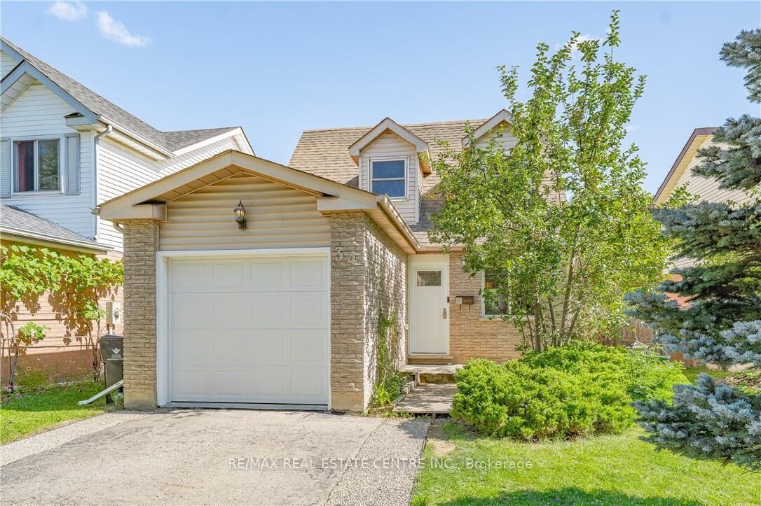 Property Photo: 34 Camrose Court ON N2M 5J5