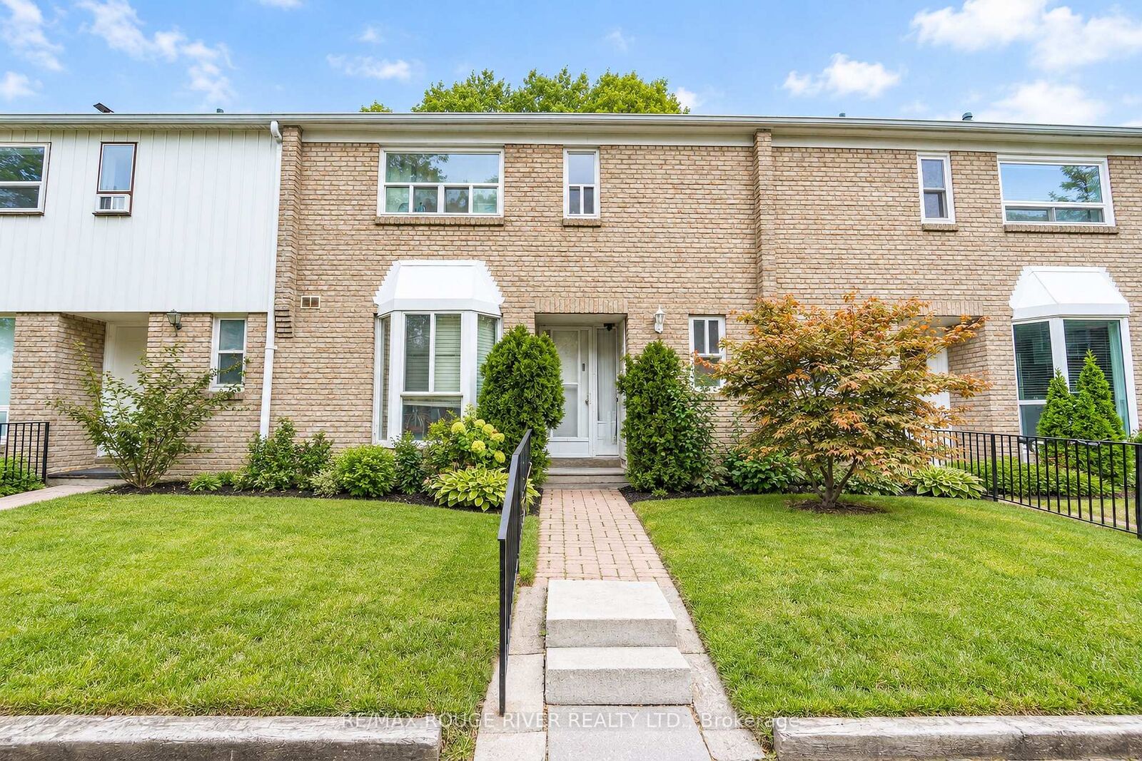 Property Photo:  9 Gosford Boulevard 3  ON M3N 2G7 