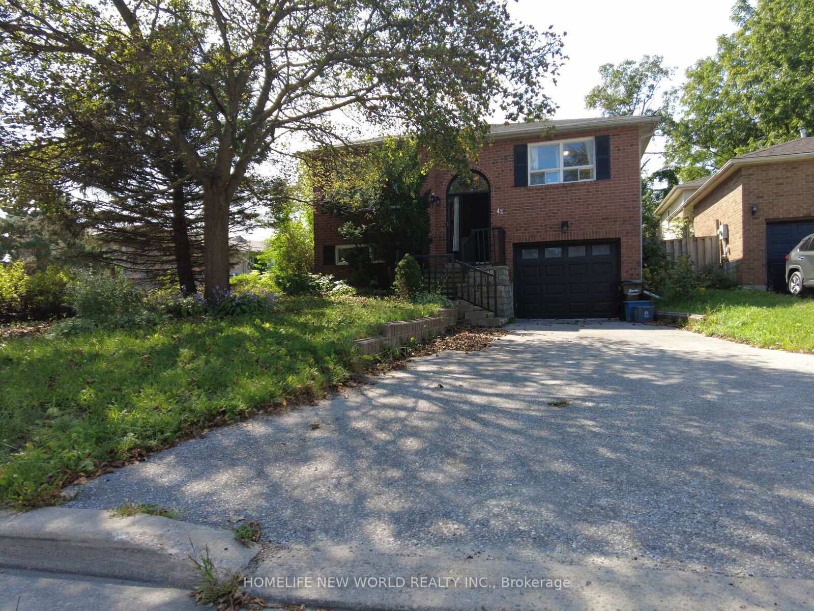Property Photo:  42 Engel Crescent  ON L4N 6K5 