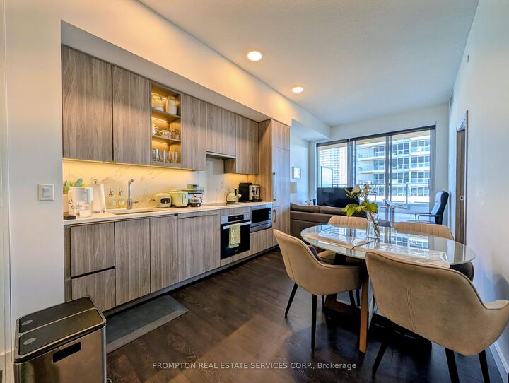 Property Photo:  27 McMahon Drive 601  ON M2K 0J2 