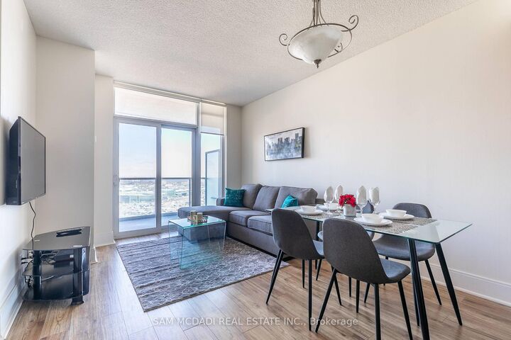 Property Photo:  330 Burnhamthorpe Road W 1905  ON L5B 0E1 