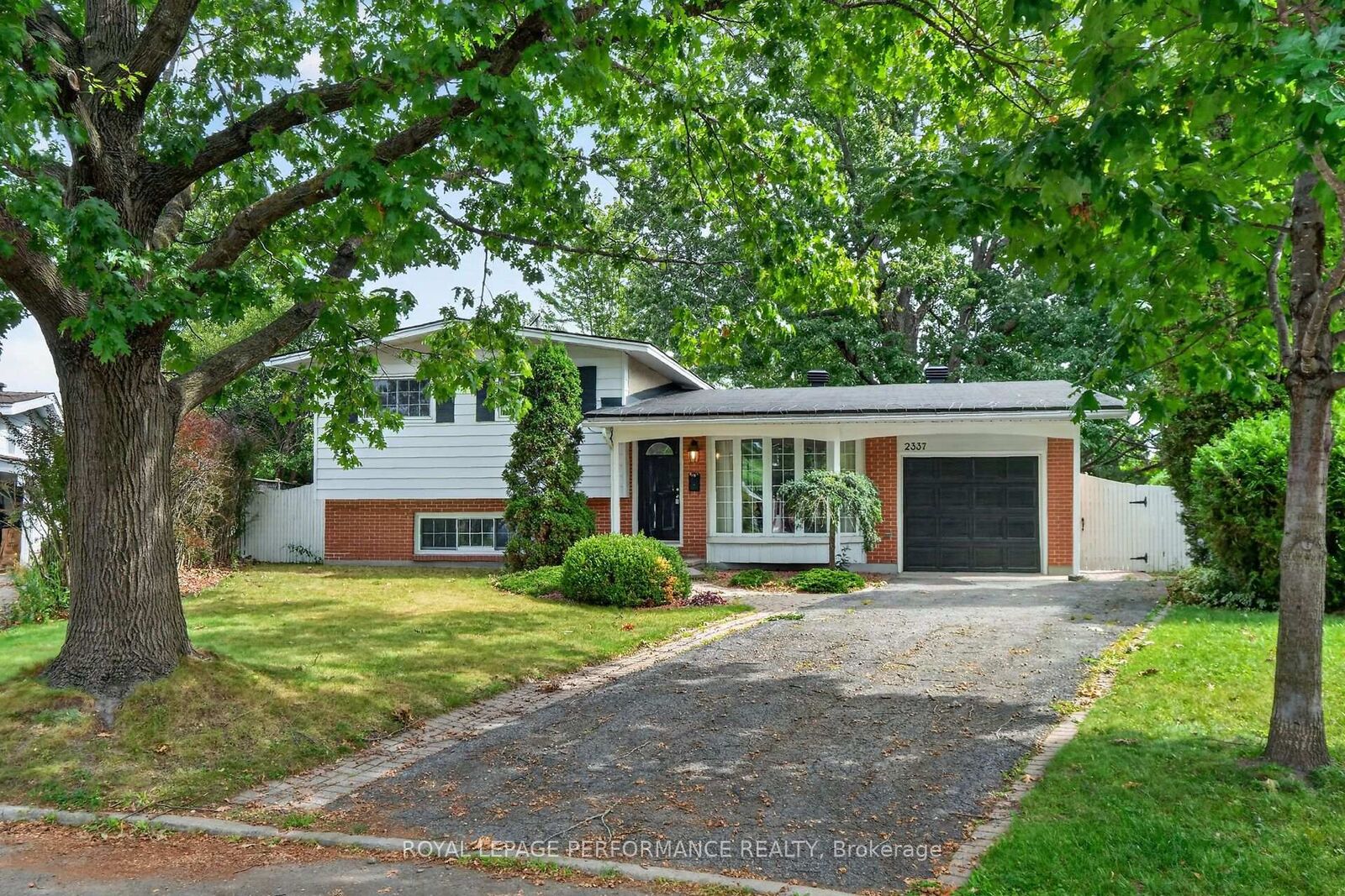 Property Photo:  2337 Samuel Drive  ON K1G 3C3 