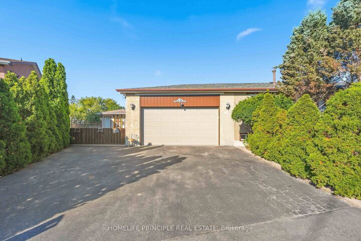 Property Photo:  7 Checkers Court  ON M3N 1P9 