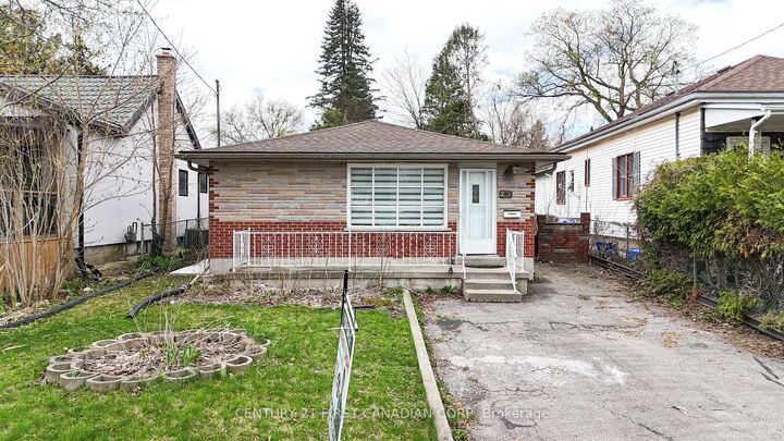 Property Photo:  201 Emerson Avenue  ON N5Z 3L5 