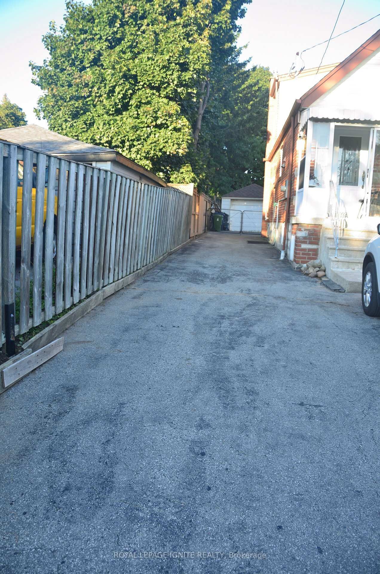 Property Photo:  1001 Pharmacy Avenue Bsmt  ON M1R 2G5 