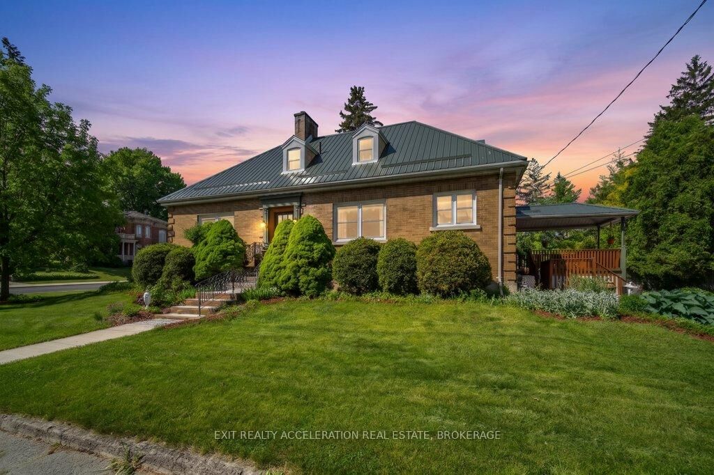 Photo de la propriété:  106 Donald Street  ON K7R 2V1 