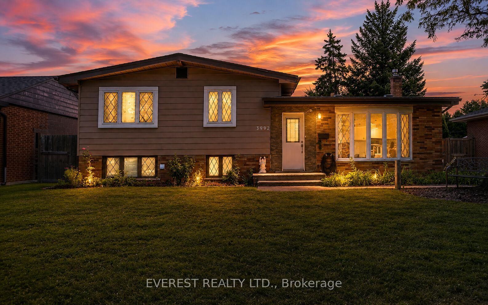 Property Photo:  3992 Longfellow Avenue  ON N9G 2B3 