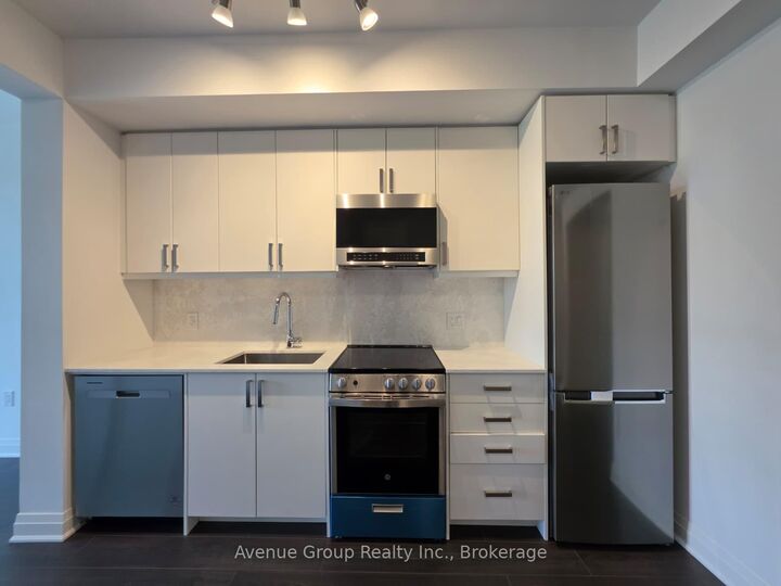 Property Photo:  700 Sheppard Avenue W 409  ON M3H 0G5 