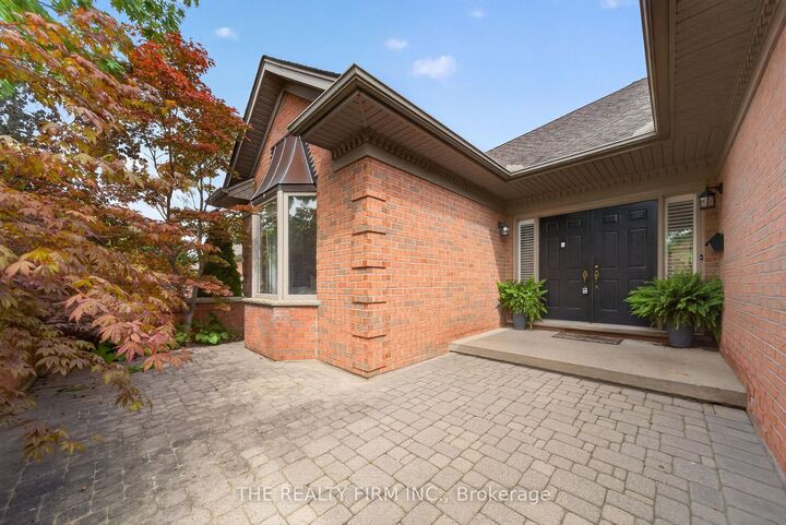 Property Photo:  50 Northumberland Road 5  ON N6H 5J2 