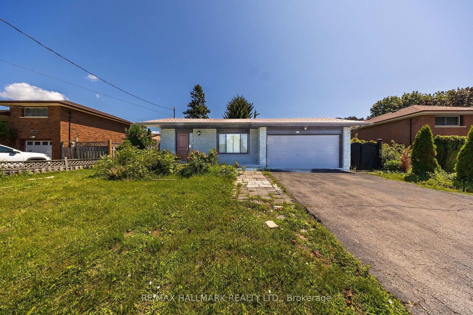 Photo de la propriété: 109 Thickson Road S ON L1N 2C7