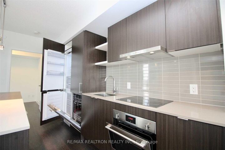 Property Photo: 88 Harbour Street 3510 ON M5J 0C3