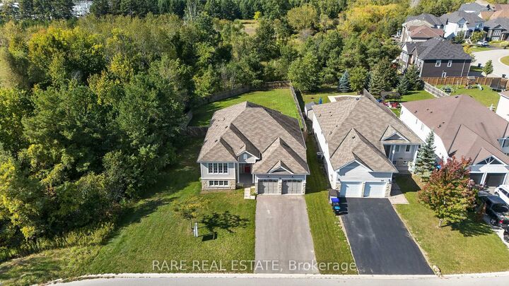 Property Photo:  198 Red Oak Trail  ON L0M 1S0 