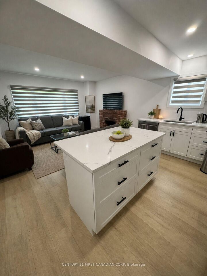 Photo de la propriété:  128 Empress Avenue  ON N6H 1N3 