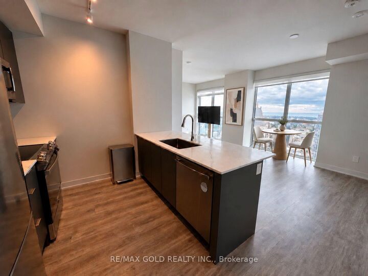 Property Photo: 430 Square One Drive 4403 ON L5B 0L6
