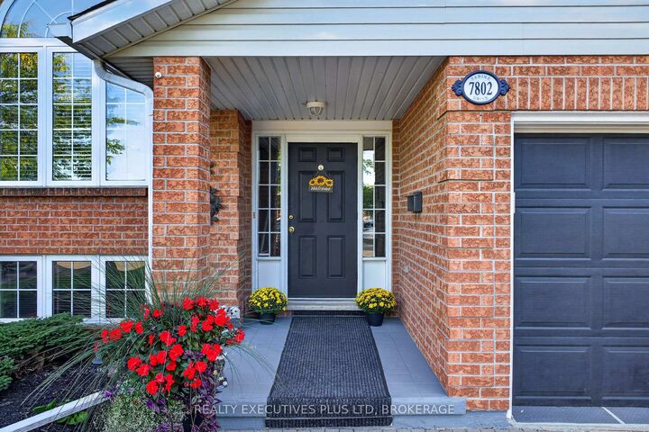 Property Photo:  7802 Sabine Drive  ON L2H 3E4 