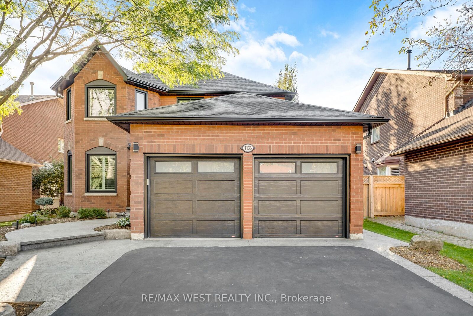 Property Photo: 1136 Goodson Crescent ON L6H 4A4