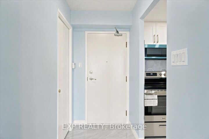 Property Photo:  3 Greystone Walk Drive N 1927  ON M1K 5J4 