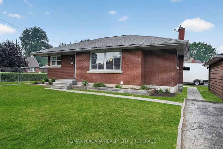 Property Photo:  6427 Carlton Avenue  ON L2G 5K1 