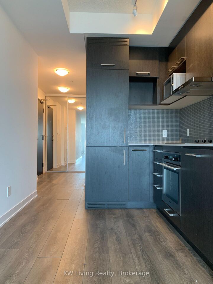 Property Photo:  87 Peter Street 4005  ON M5V 0P1 
