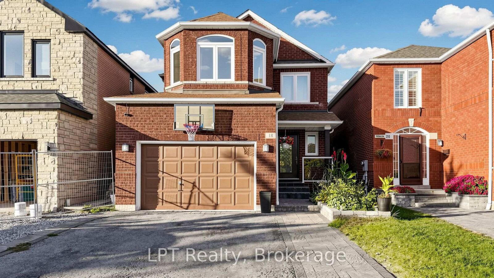 Property Photo: 18 Tawn Crescent S ON L1Z 1J1