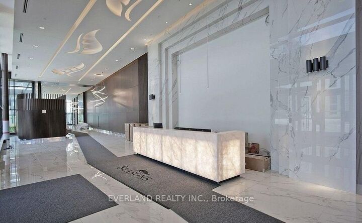 Property Photo:  95 McMahon Drive 1702  ON M2K 0H2 