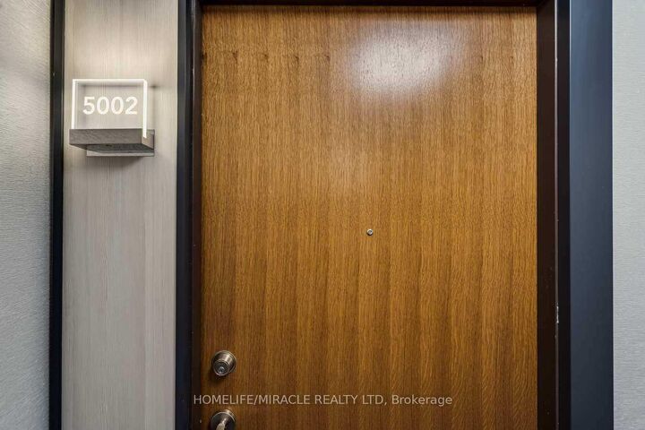 Property Photo: 30 Shore Breeze Drive 5002 ON M8V 1A1
