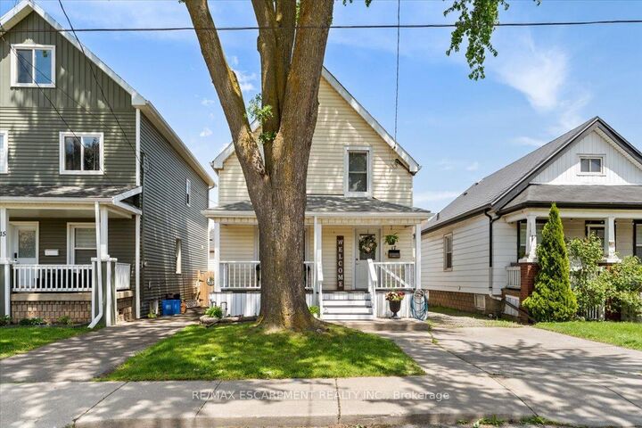 Property Photo:  17 Craigmiller Avenue  ON L8L 3H9 