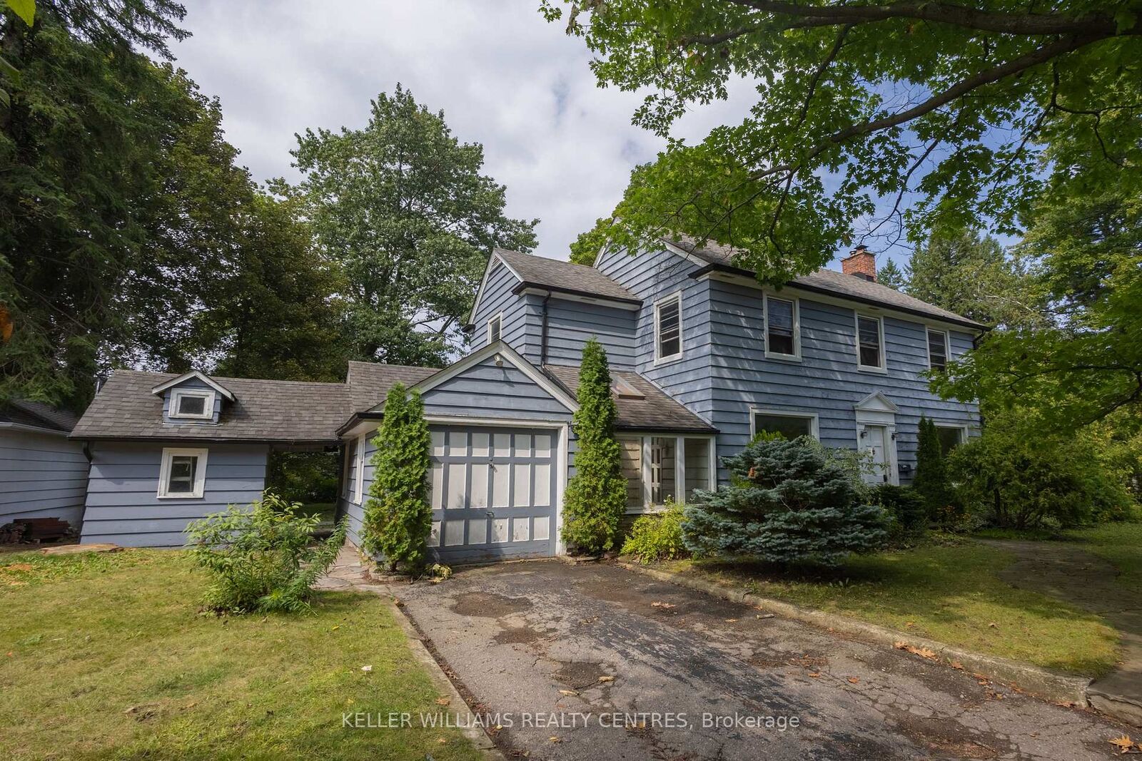 Property Photo:  34 Cousins Drive  ON L4G 1B4 