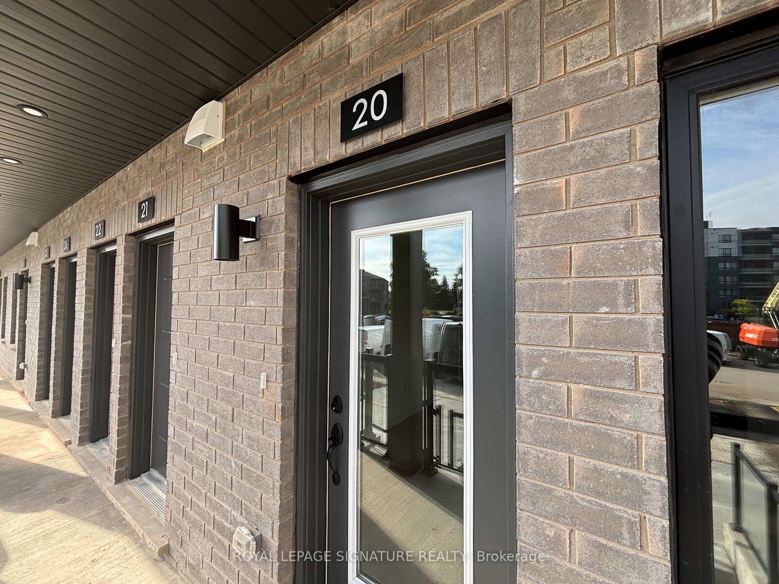 Property Photo:  42 Lowes Road W 20  ON N1G 4X2 