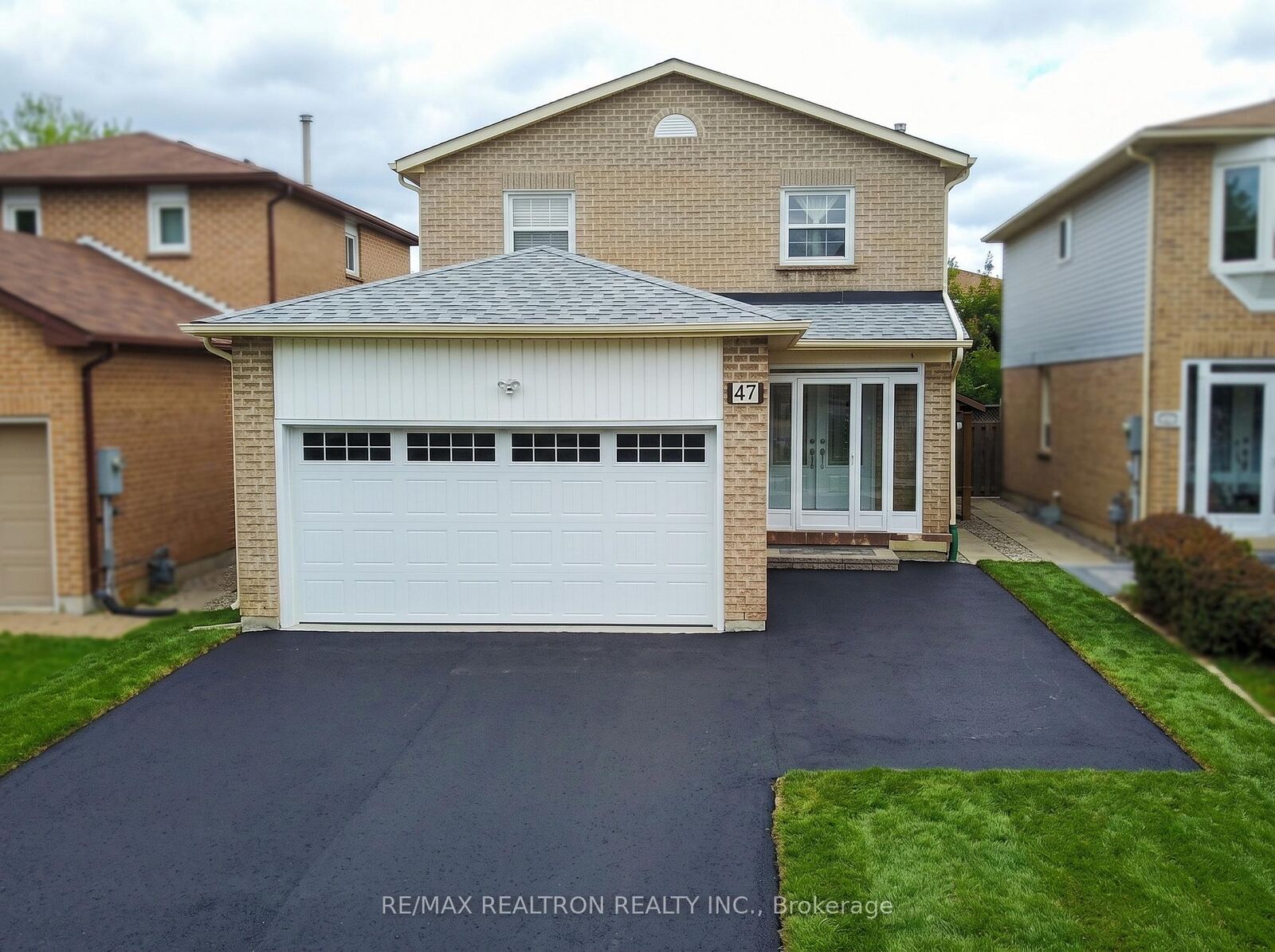 Property Photo:  47 Nightstar Drive  ON L4C 8H8 