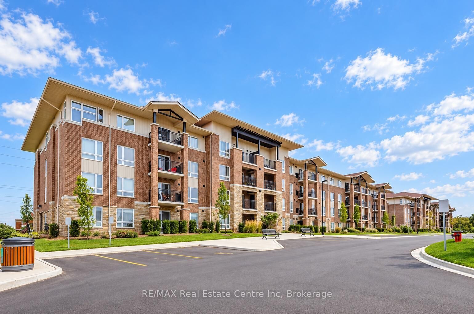 Property Photo:  67 Kingsbury Square 303  ON N1L 0L3 