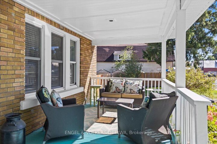 Property Photo:  57 King Street  ON L9H 1T5 