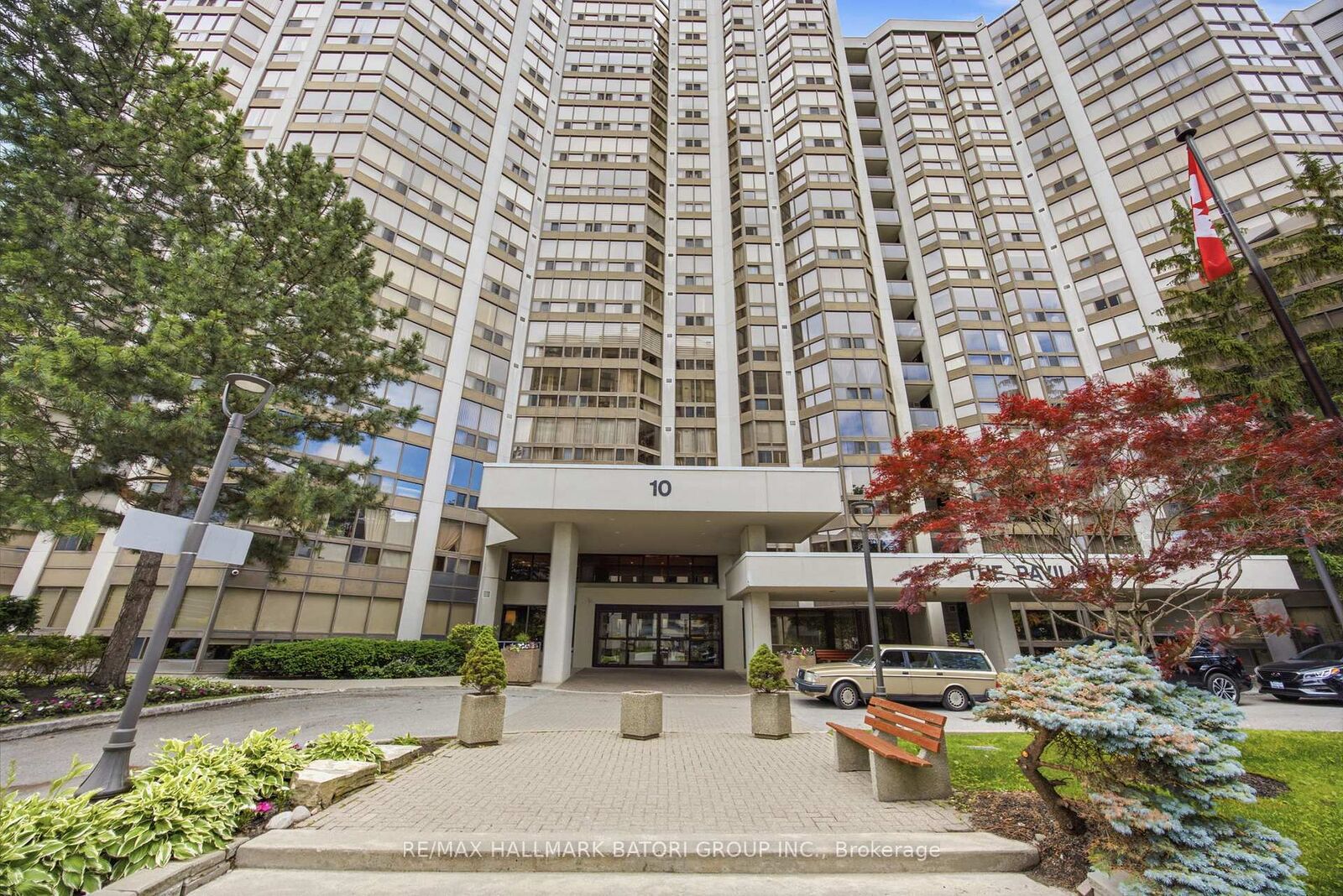 Property Photo: 10 Kenneth Avenue 211 ON M2N 6K6